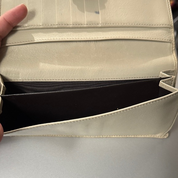 Authentic Gucci Leather Wallet with Heart Clasp